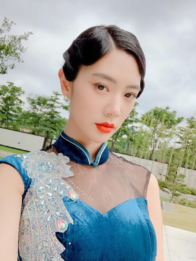 弹壳与香水